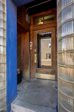 Historic 2-Bed, 2-Bath Apartment in Downtown Springdal – photo 1