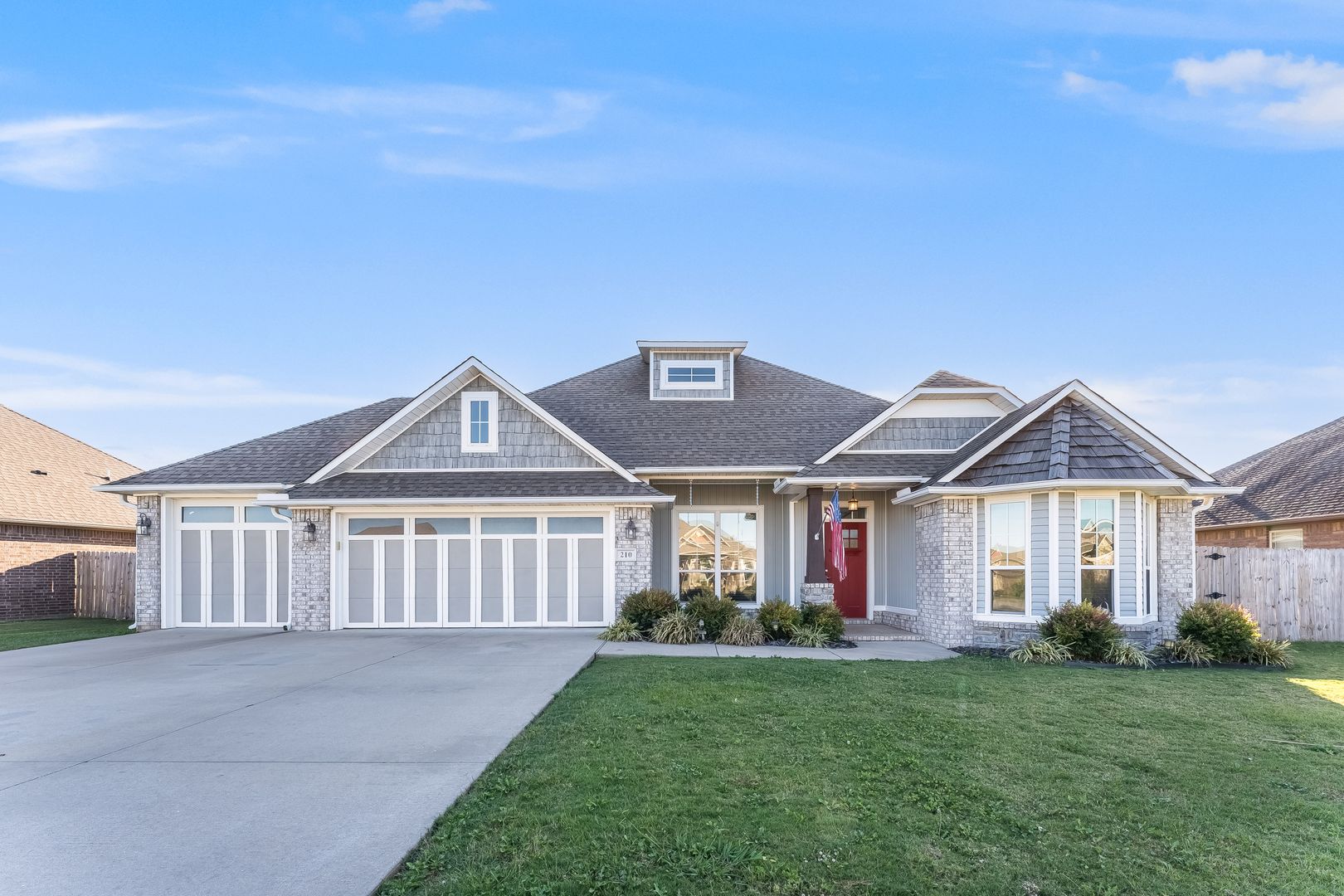 Pea Ridge House: 210 Adams Streeet
