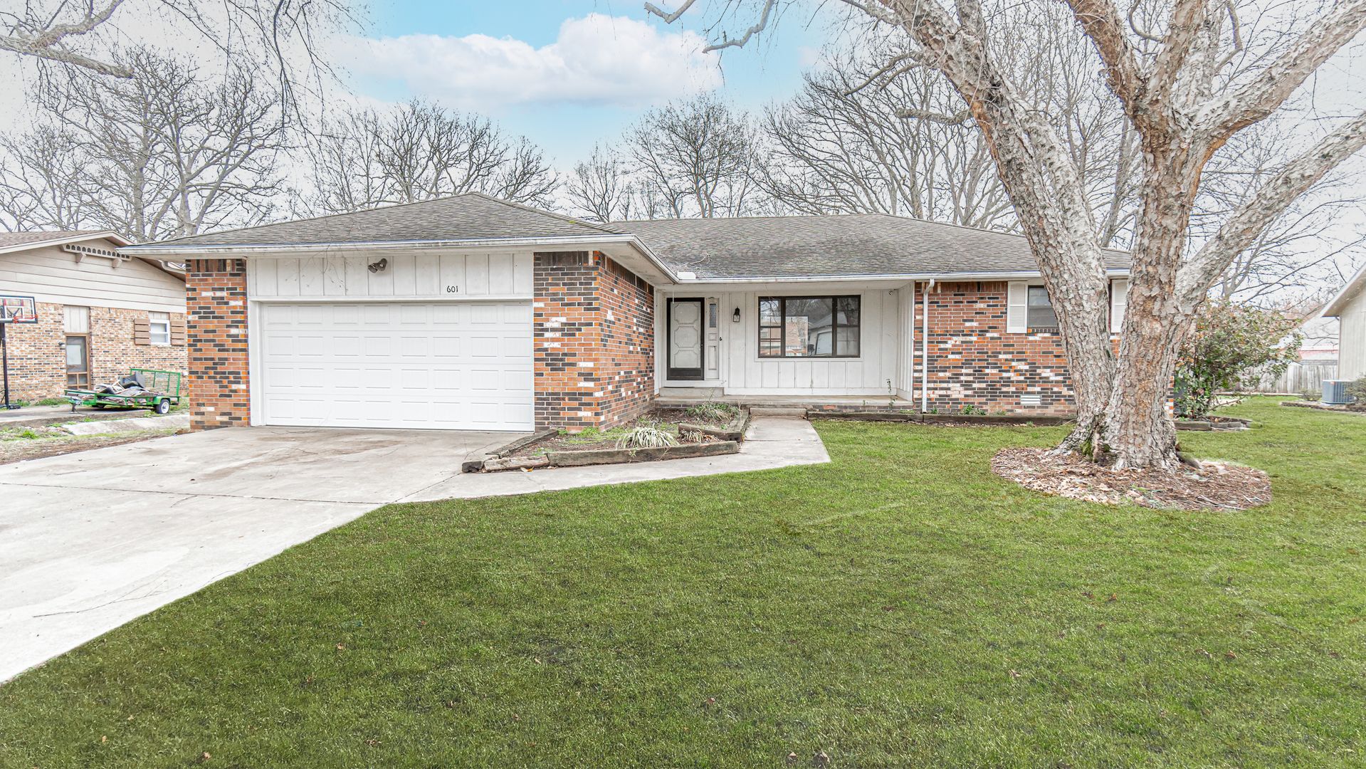 Rogers House: 601 Valley West Drive