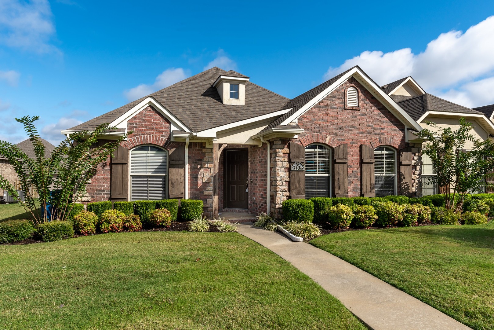 Bentonville House: 3106 SW Hillstone Ave.