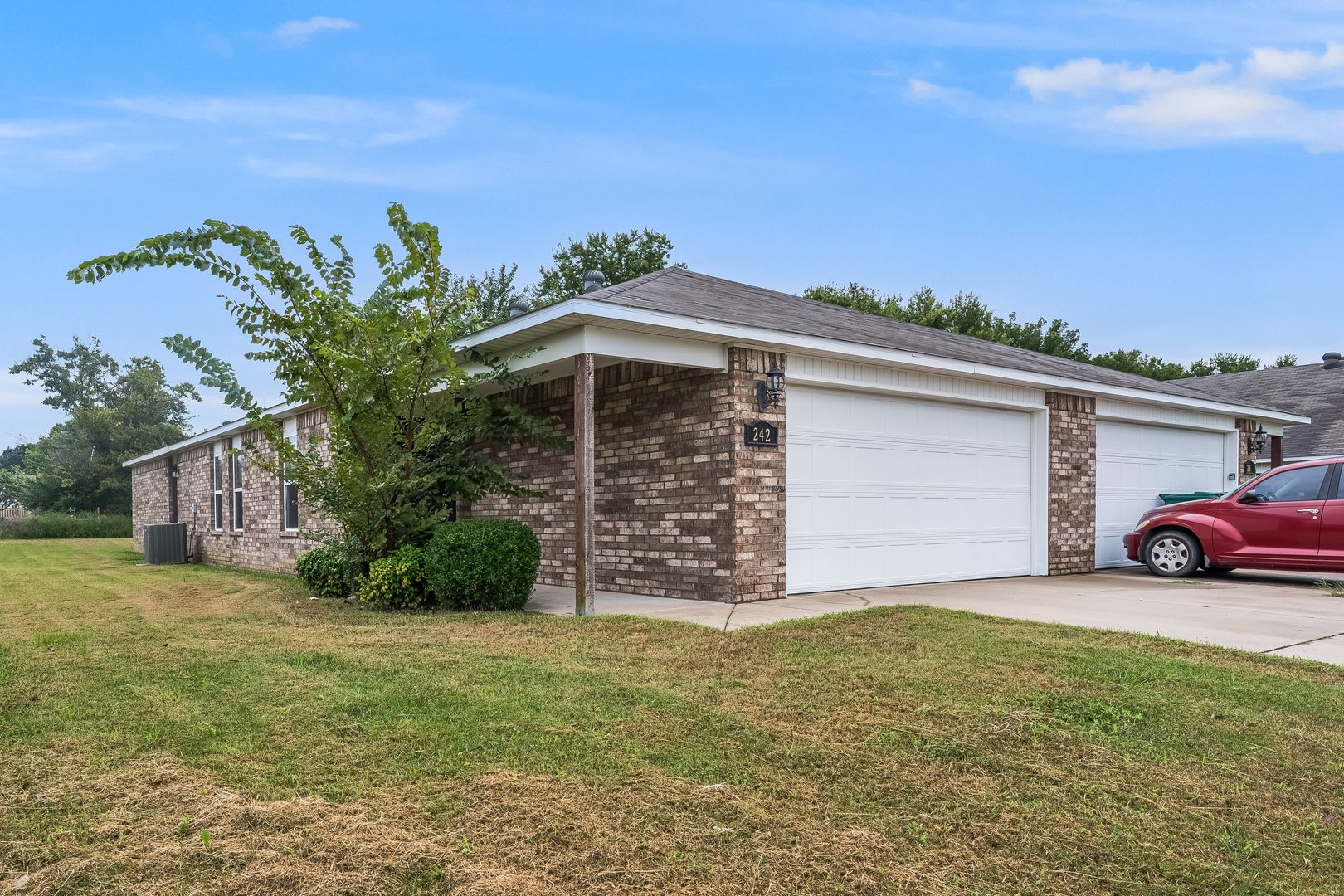 Farmington House: 242 N Marietta Way