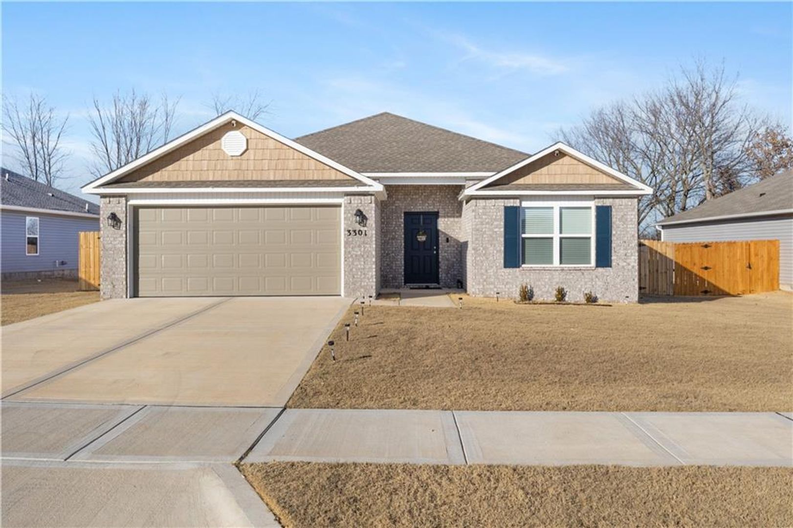 Siloam Springs House: 3301 E Hagen St