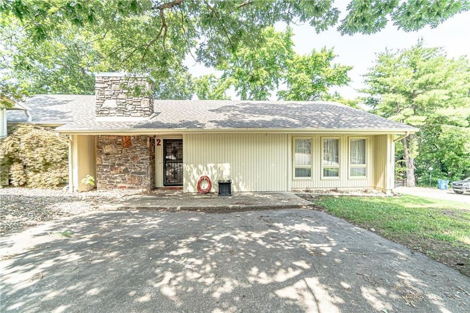 Bella Vista House: 2 Mellor Ln.