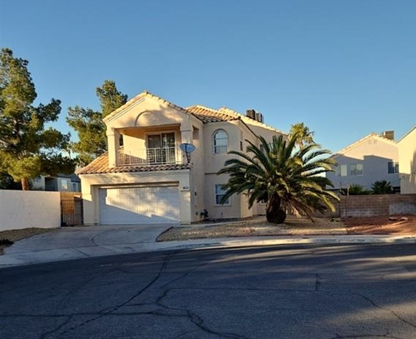 Las Vegas House: 6672 Golden Pond Circle