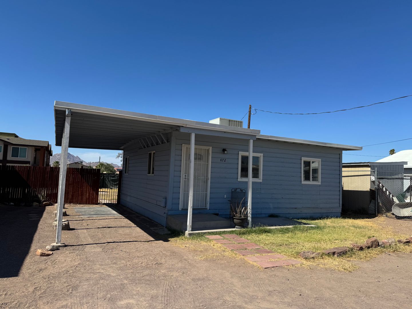 Henderson House: 472 Hunter Drive