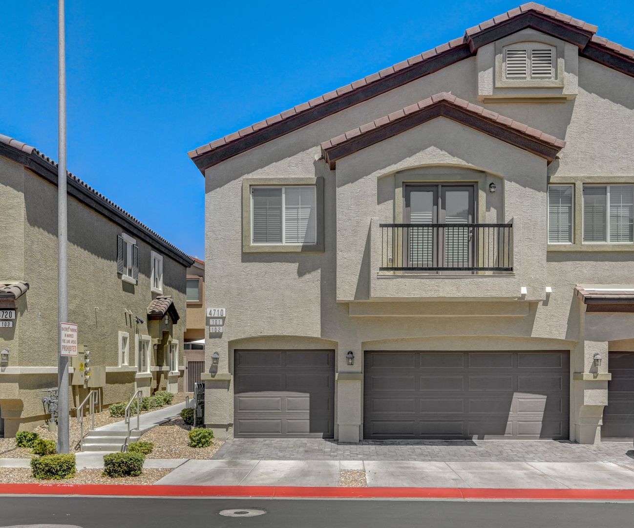 North Las Vegas Townhome: 4710 Flower Moon