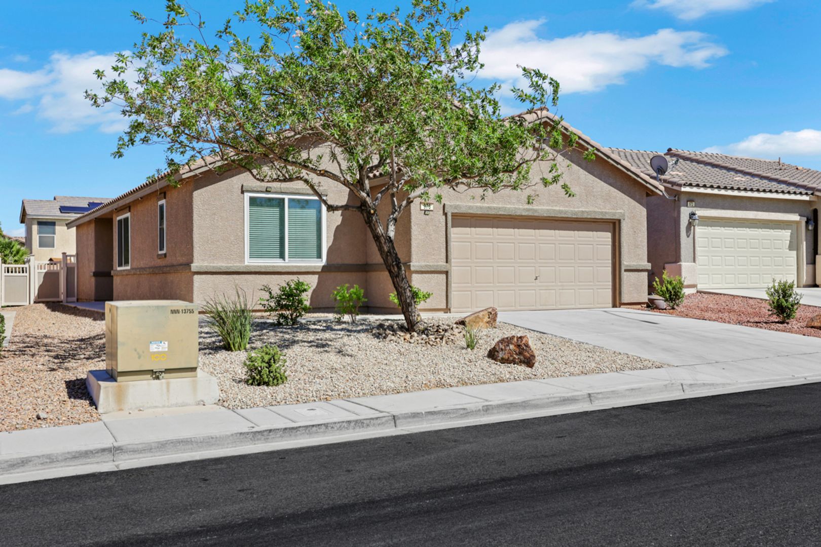 Henderson House: 976 Crescent Falls