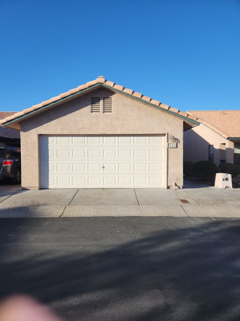 Las Vegas House: 7048 Picaroon Lane