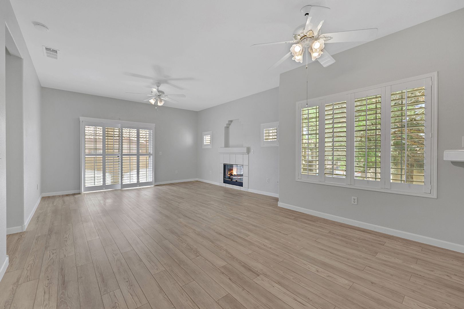 Henderson Condo: 1851 Hillpointe Unit 1022