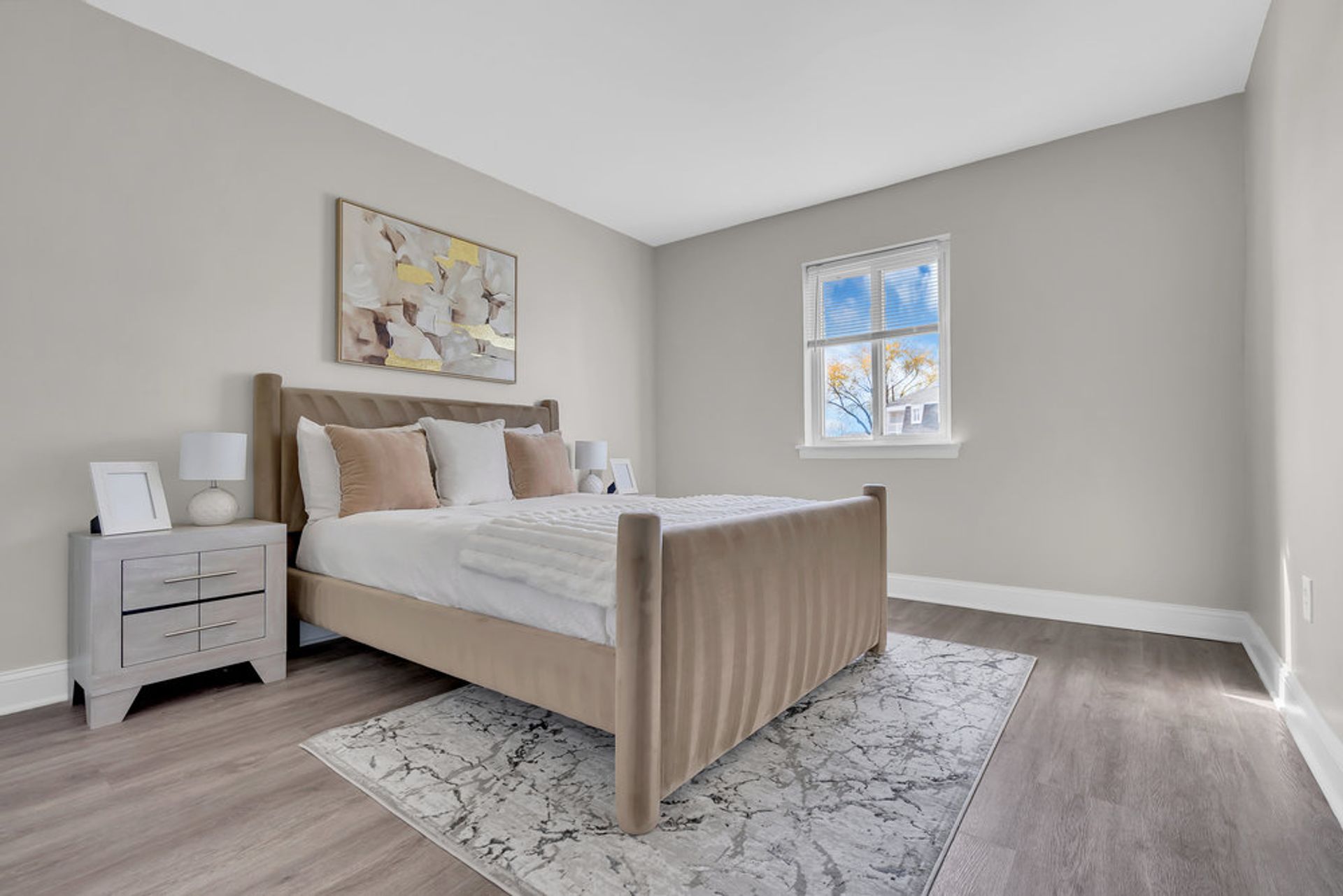 Burlington Apartment: 1000 Ivorie Ct