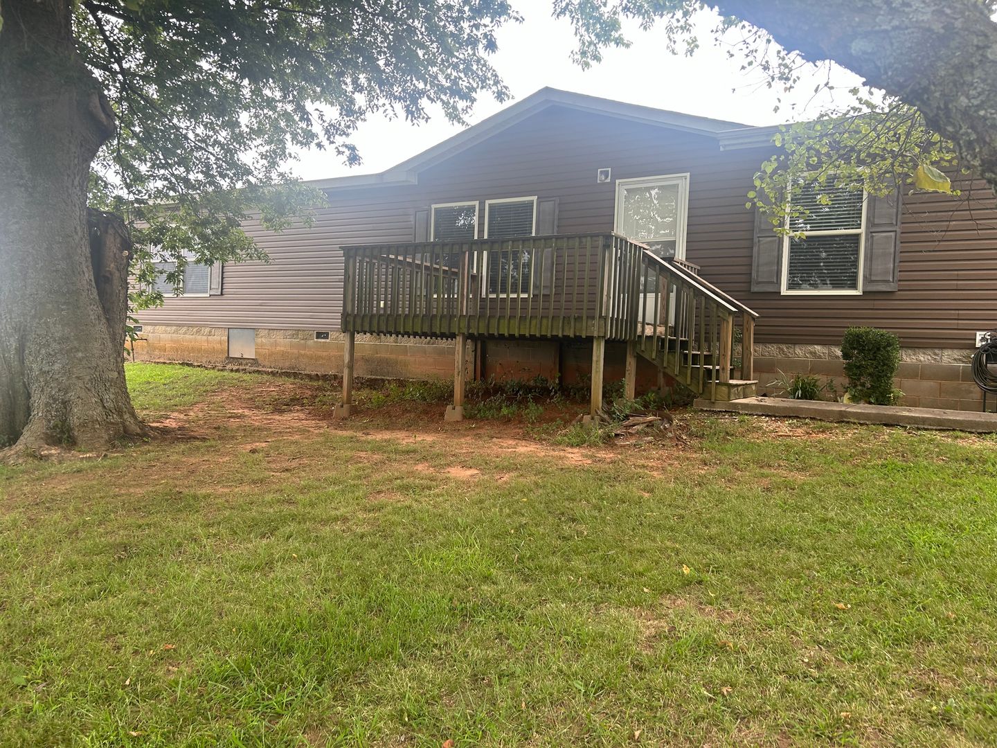 Lincoln House: 12902 Lincoln Canehill Rd