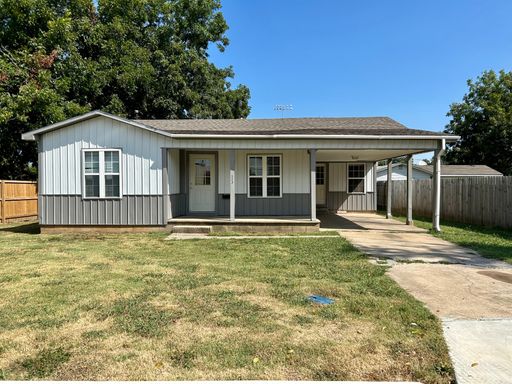 Completely Remodeled 3 Bedroom 1 Bath House-New privacy fence!!