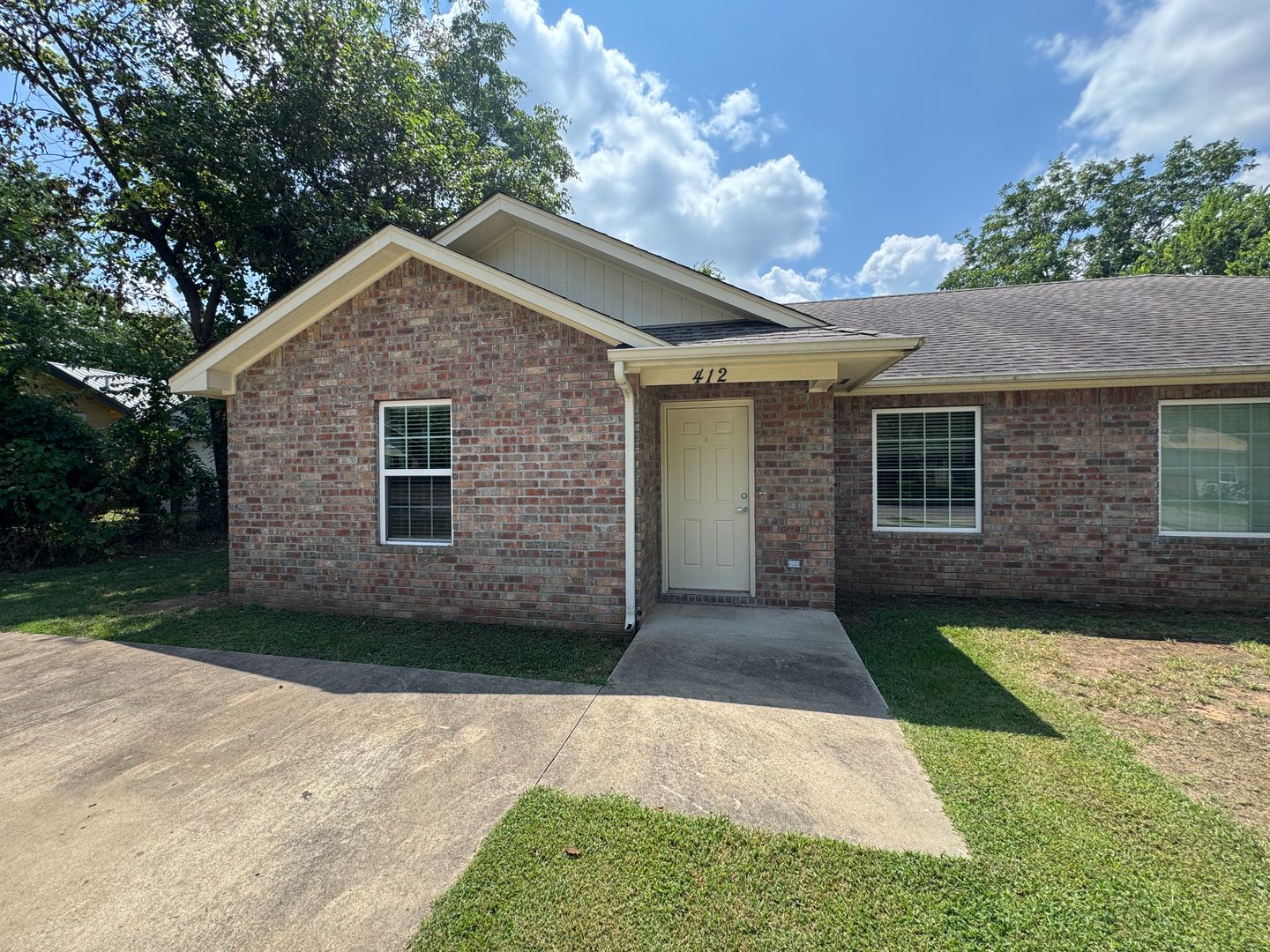 Tahlequah Apartment: East Ward Street