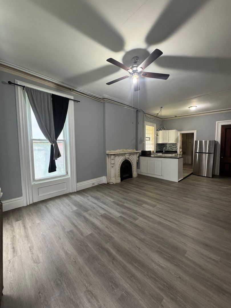 Troy Apartment: 2156 5th Ave