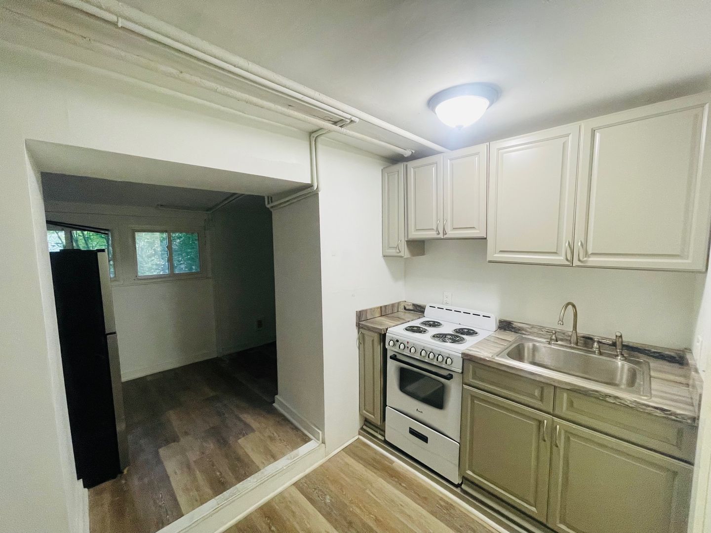 Albany Apartment: 99 Columbia Street - Apt 2