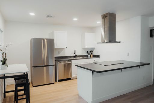 2x1 Fully Furnished. Fully Renovated. Fully Ready. – photo 1