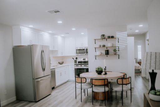 3x2 Newly Built. Beautifully Furnished – photo 1