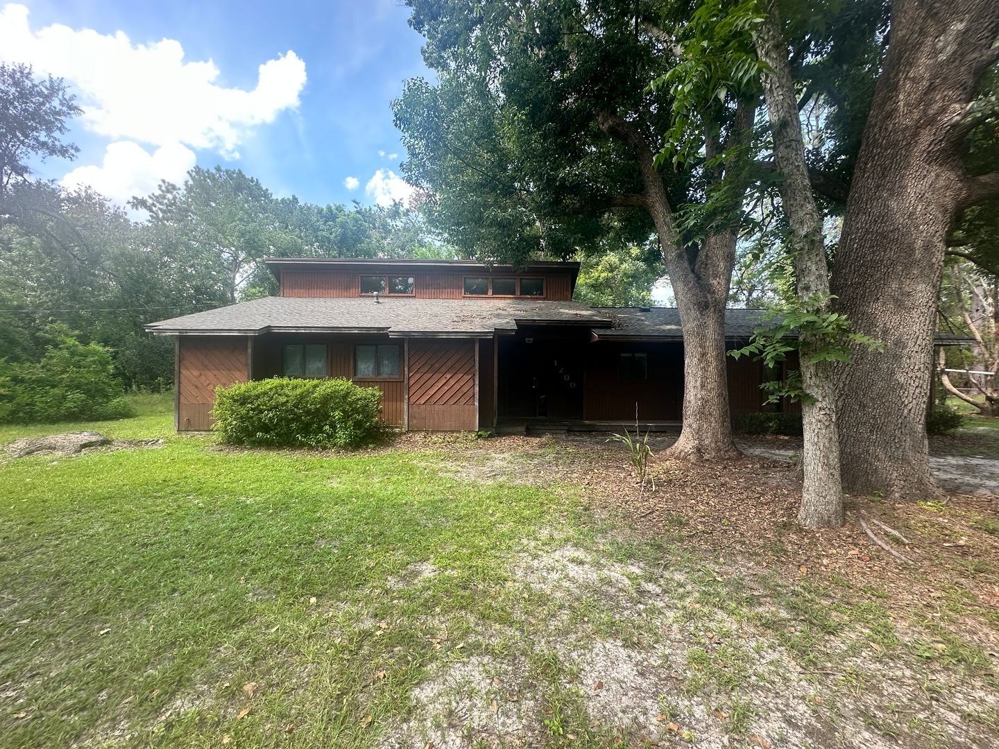Valdosta House: 1200 Pineview Drive*