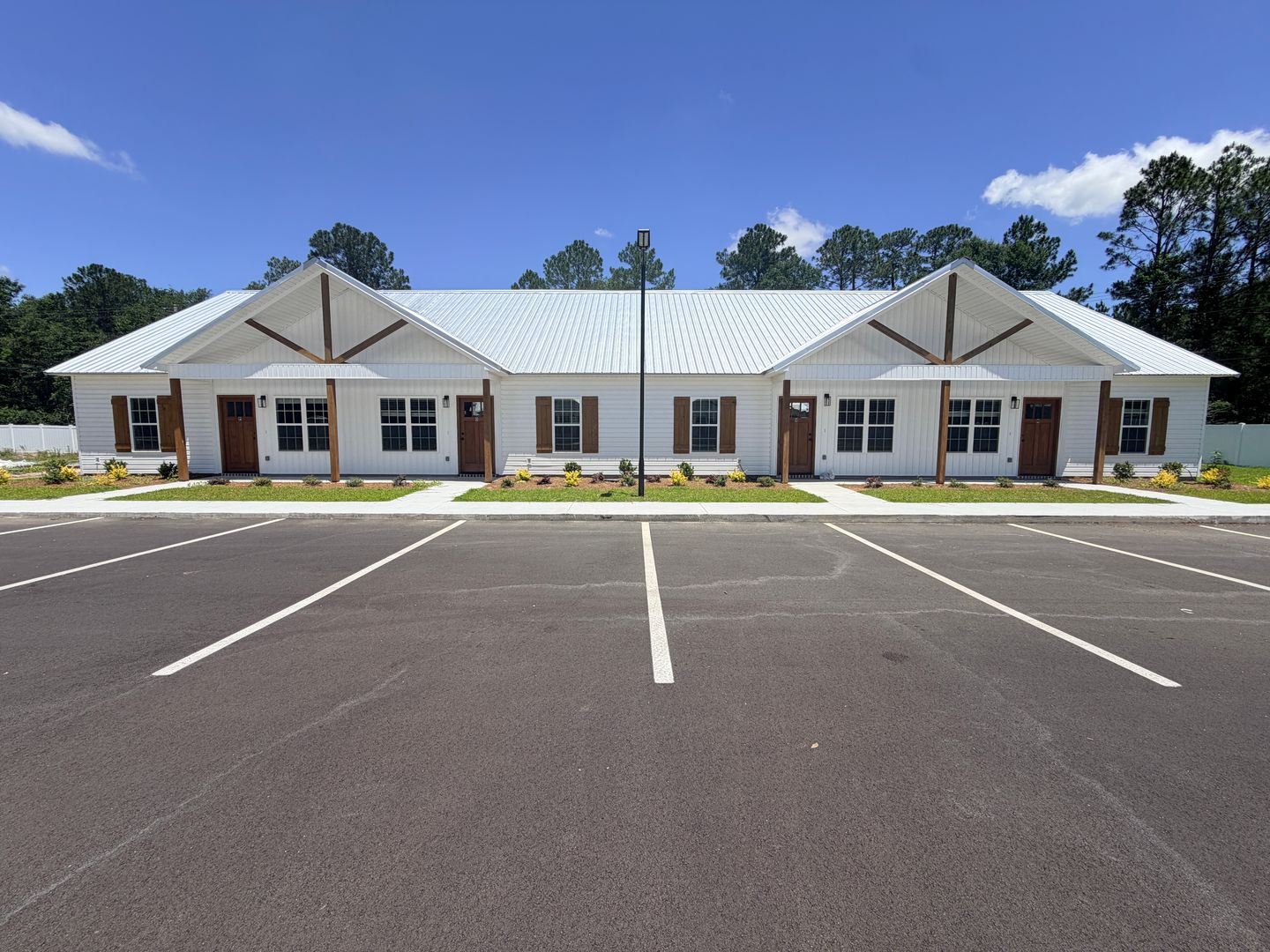 Adel Apartment: 515 Birch St. * - M