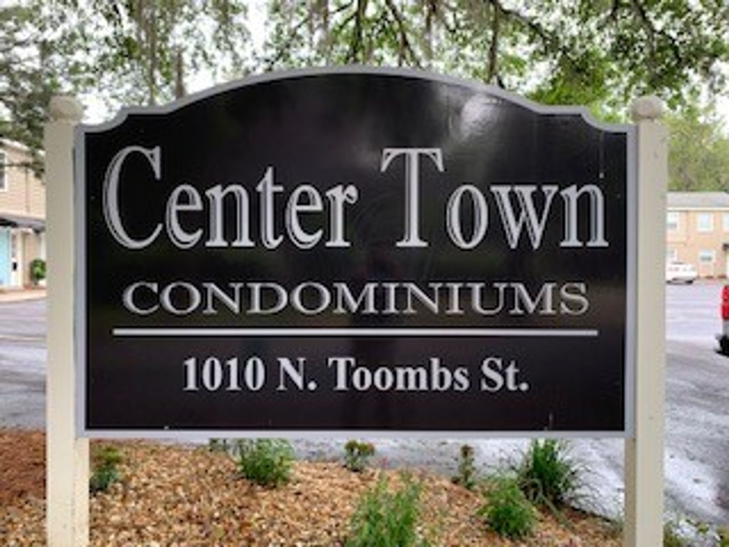 Valdosta Condo: 1010 N Toombs Street