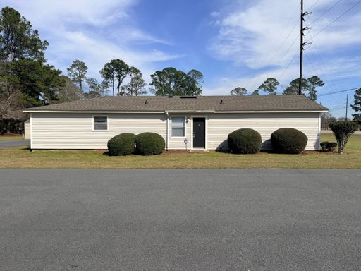 Charming 2 bedroom 1 bath duplex