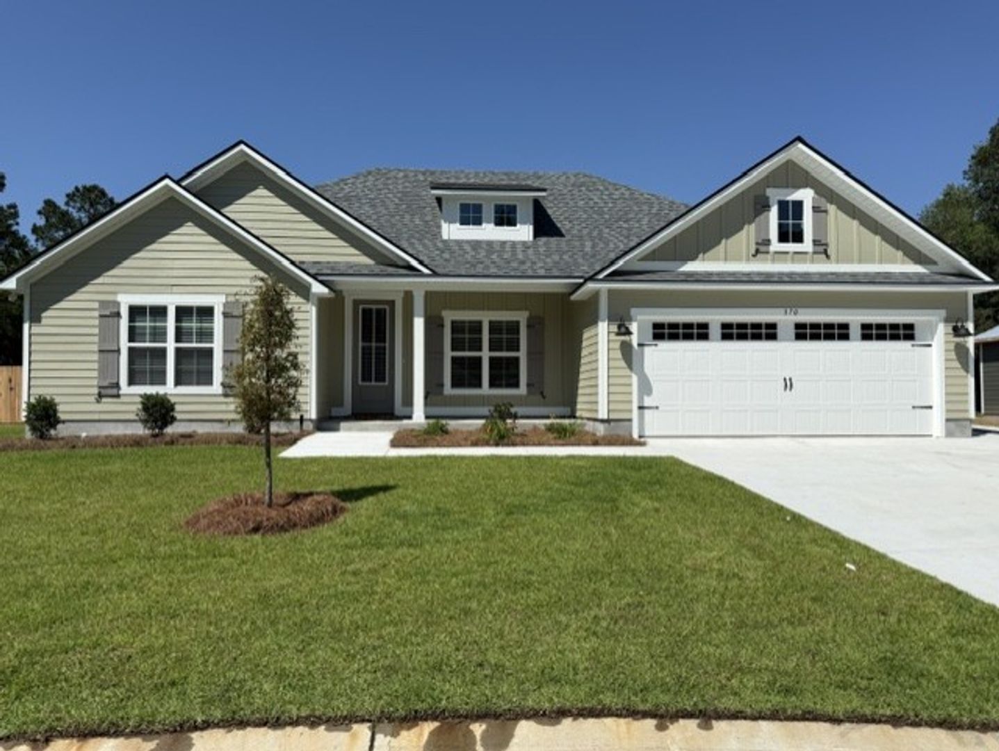 Hahira House: 370 Barry Field Cir*