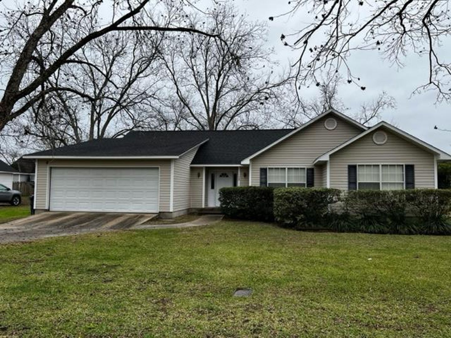 Ray City House: 122 Beaver Street*