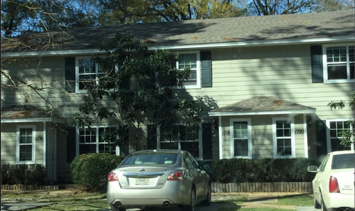 2 bedroom/1.5 bathroom Townhome – photo 1