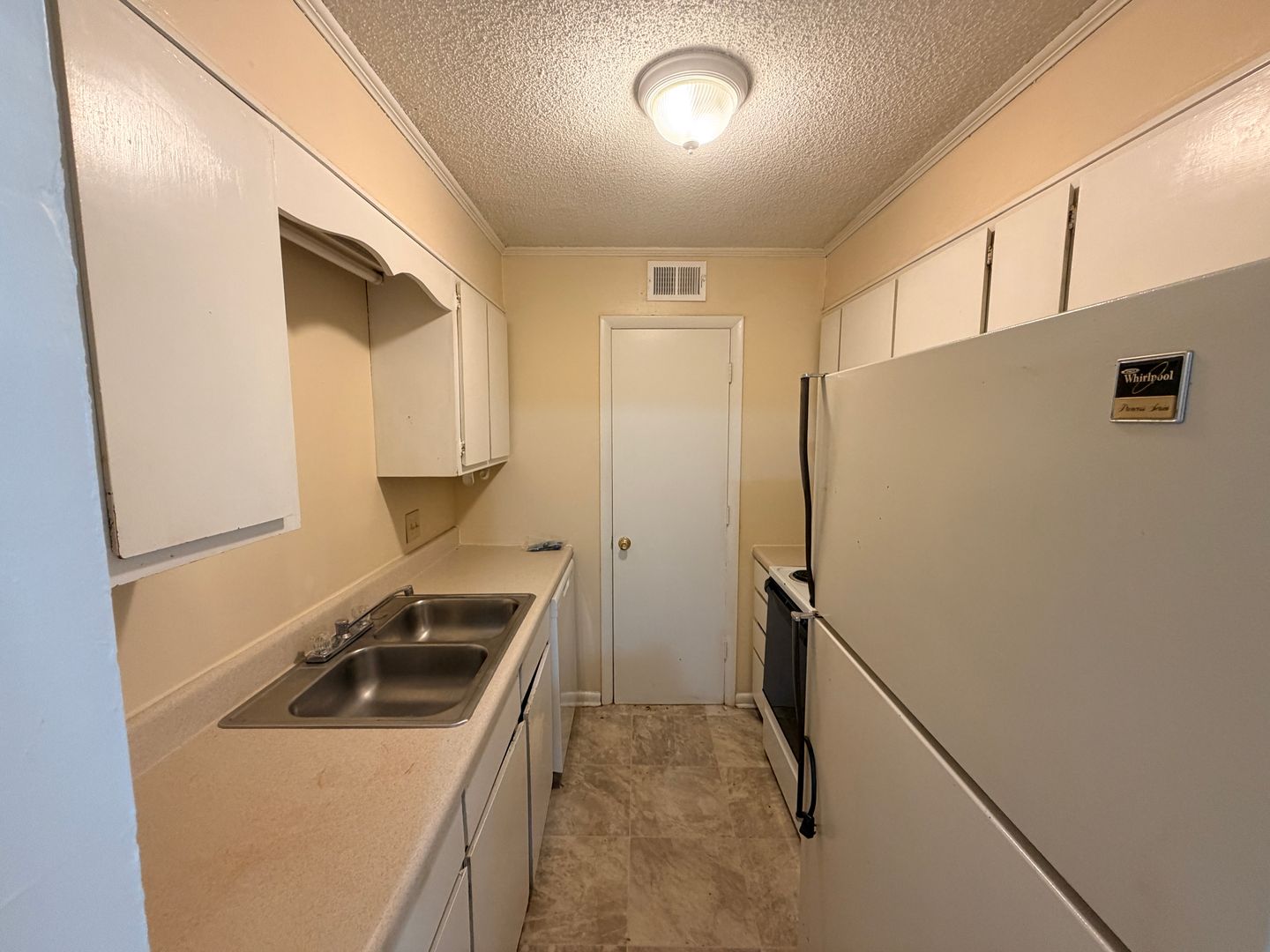 Valdosta Apartment: 1004 N Oak Street