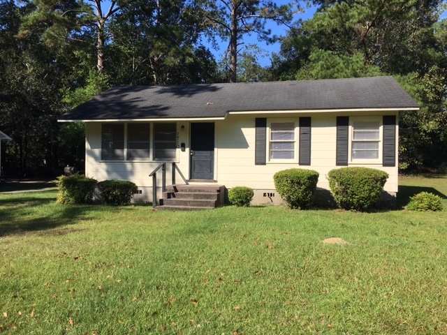 Valdosta House: 1710 Clover Drive*