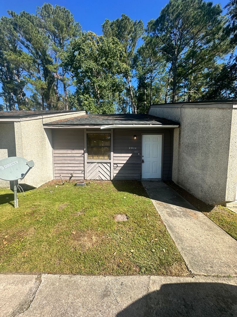 Valdosta House: 2011 Melrose Drive*