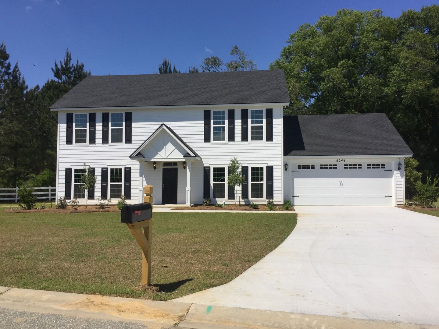 Hahira House: 5244 Carlton Ridge Cir