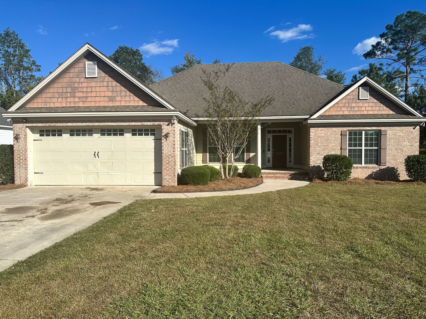 Valdosta House: 3859 Thoreau Dr. *