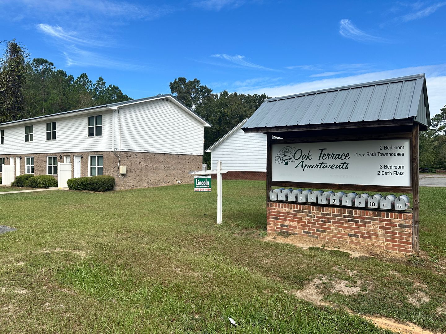 Adel House: 1305 Breckenridge Dr Apt 9