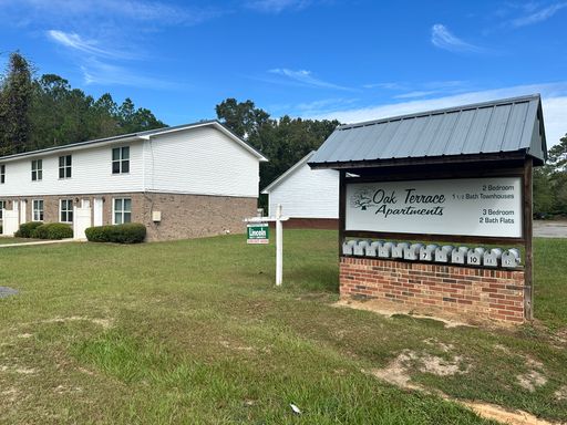 Two-Bedroom Townhouse for Rent in Adel, GA | 1305 Breckenridge Dr