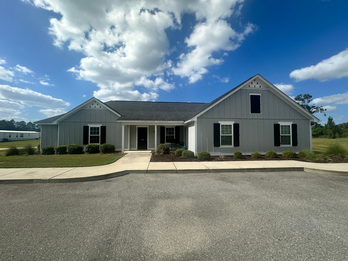 Hahira Apartment: 440 W. Stanfill St. * - 938 - B3