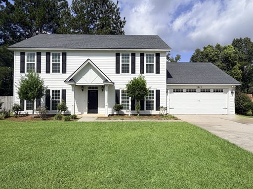 Stunning 4BR/3.5BA Hahira Home Near Stone Creek Golf Course!