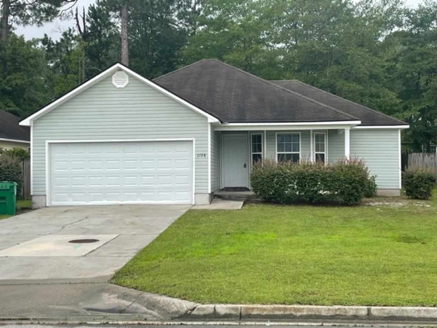 Valdosta House: 2728 Pineview Dr. *