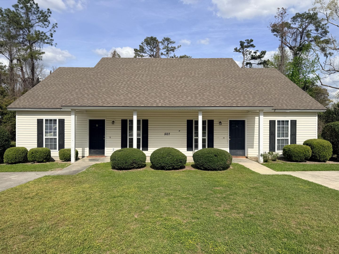 Valdosta Apartment: 507 Roberts St. * - B