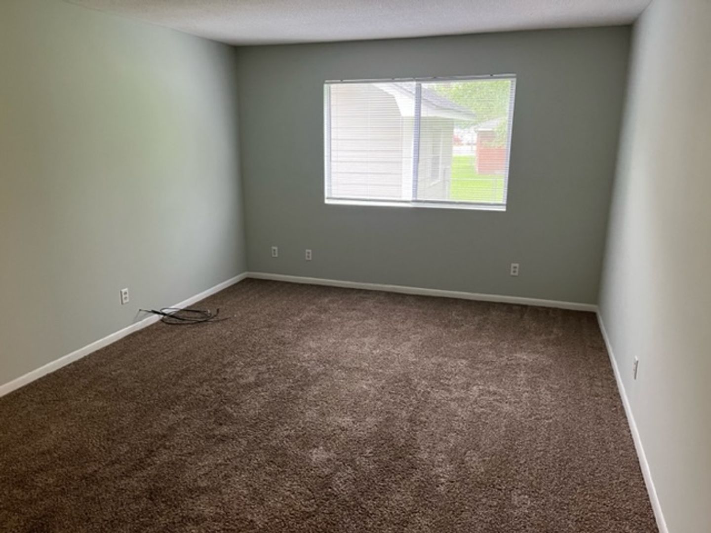 Hahira Apartment: 202 E. Main St. * - 925 - B