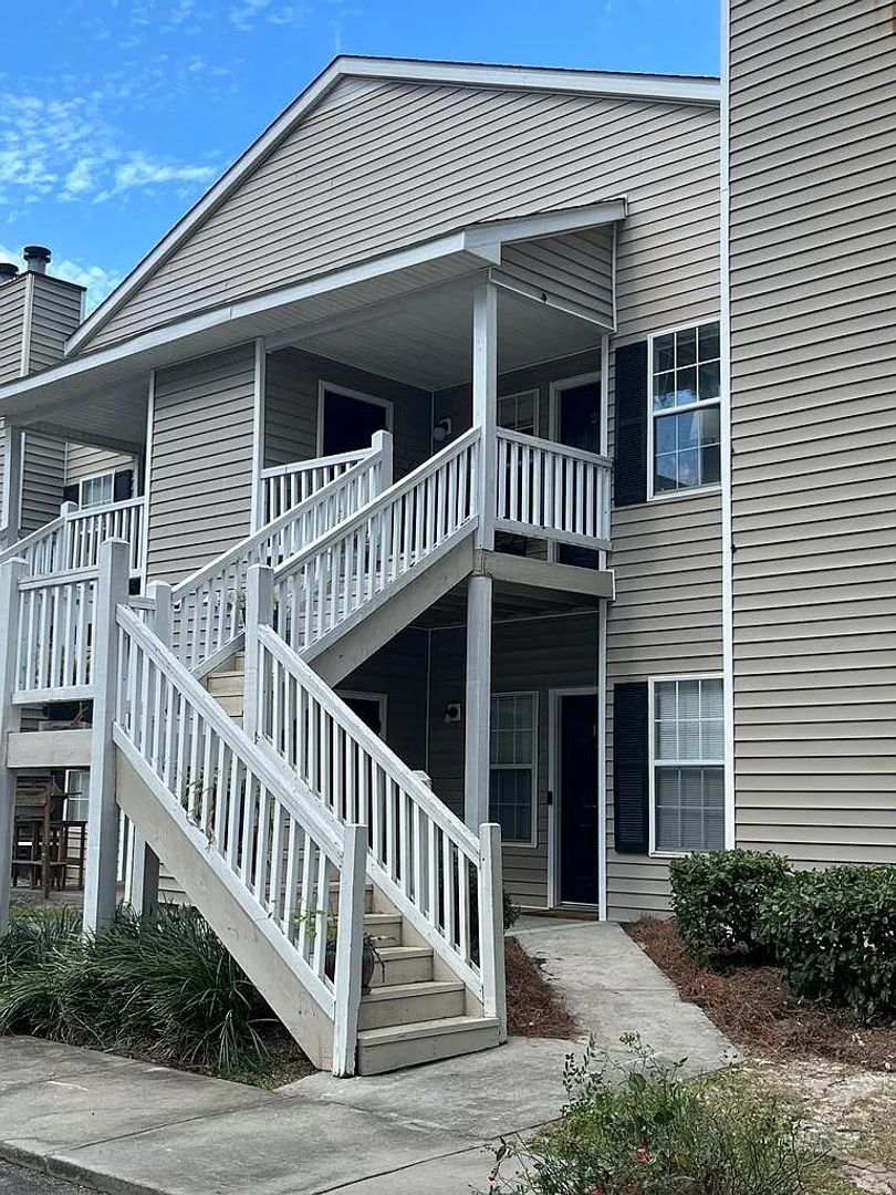 Valdosta House: 1921 Gornto Rd. *