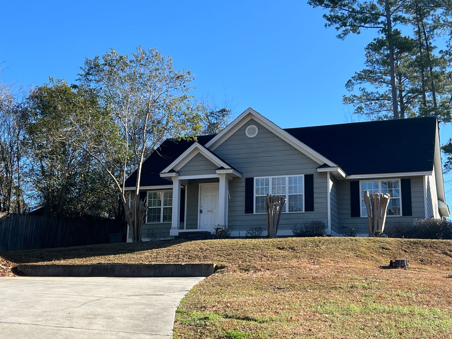 Valdosta House: 1698 Springhill Drive*