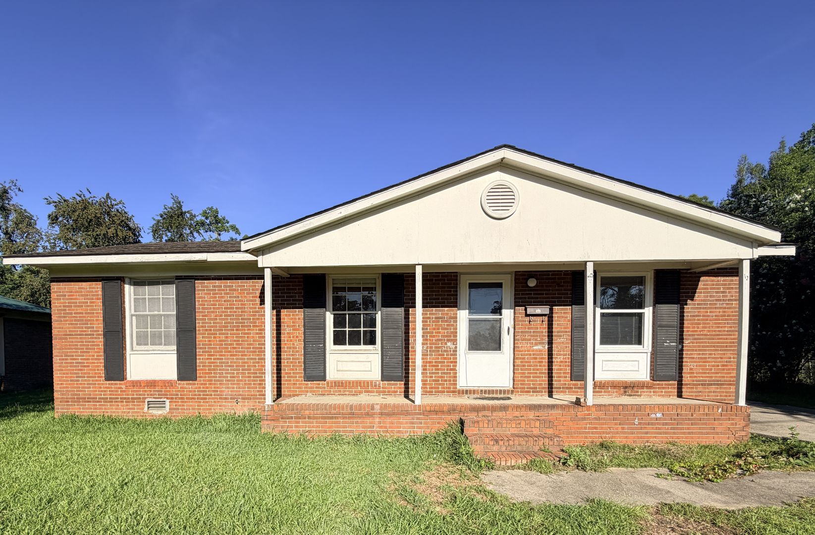 Hahira House: 408 S. College St