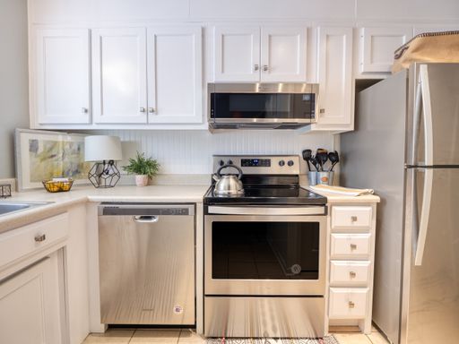 2 Bedroom 1.5 Bathroom Townhome Near VSU – photo 1