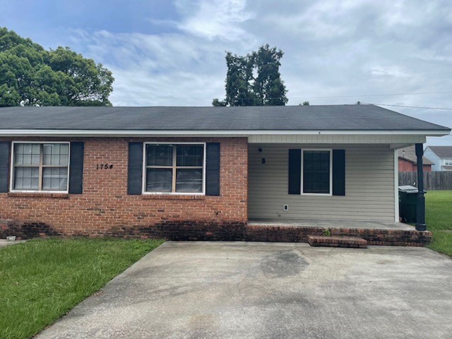 Valdosta House: 1754 B Poplar St*