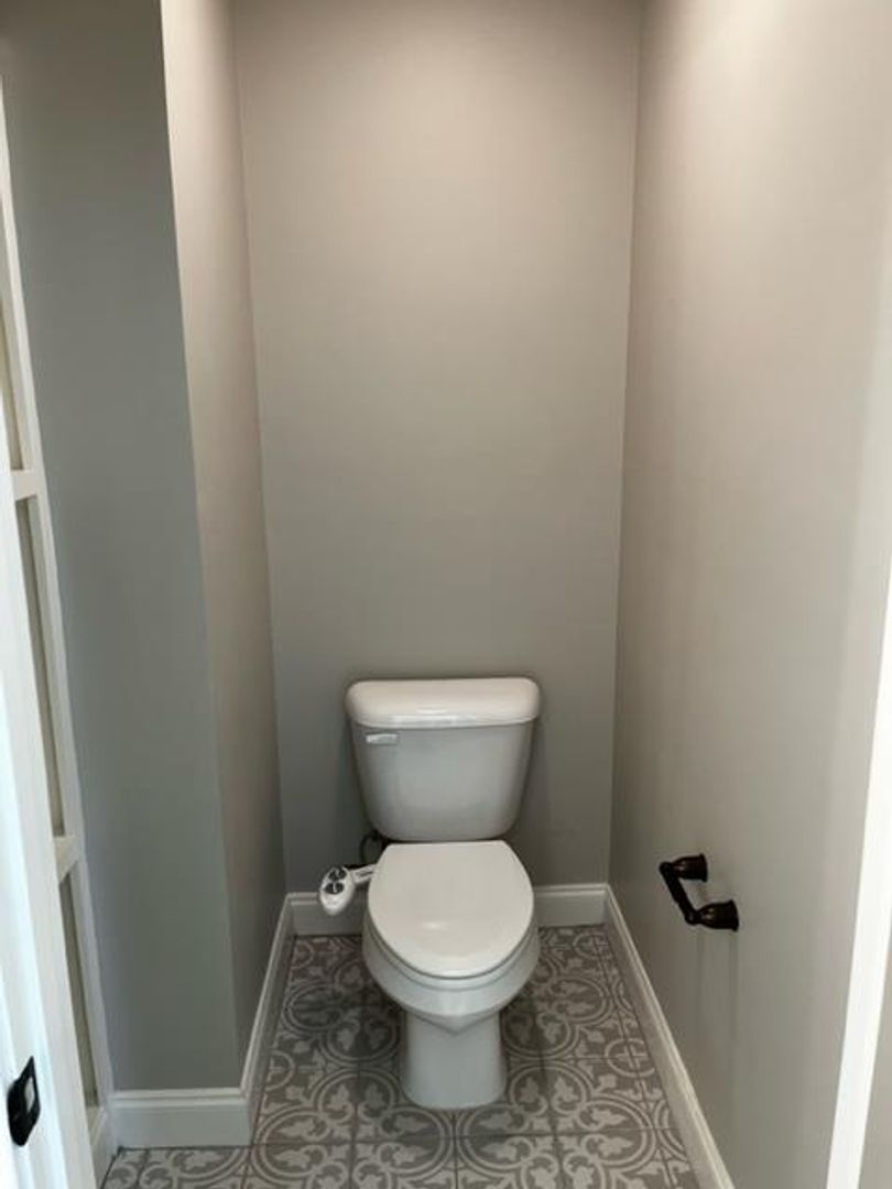 Valdosta House: 4072 Gramercy Dr. *