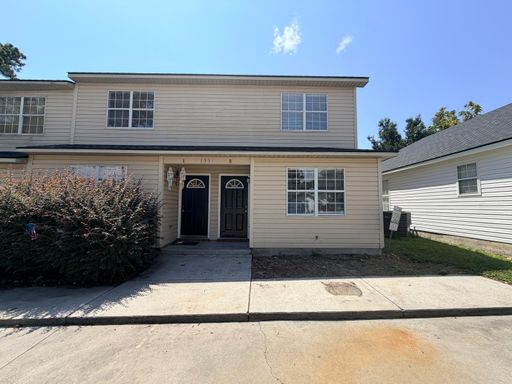 1 Bedroom Townhome in Remerton – photo 1