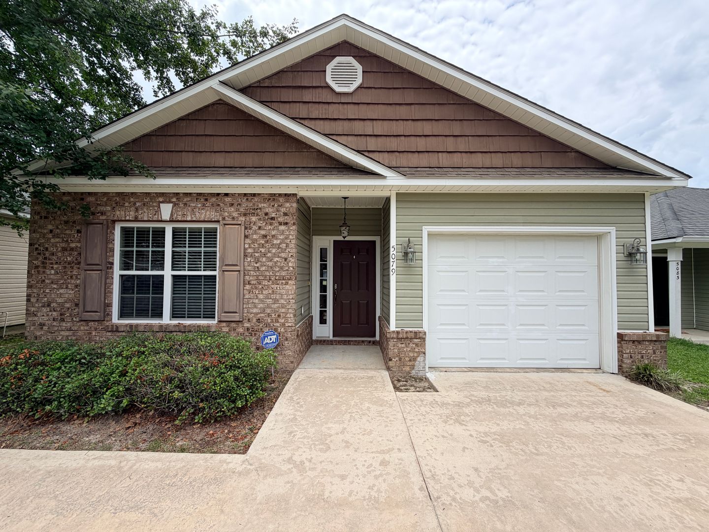 Valdosta House: 5079 N. Greyfield Place *