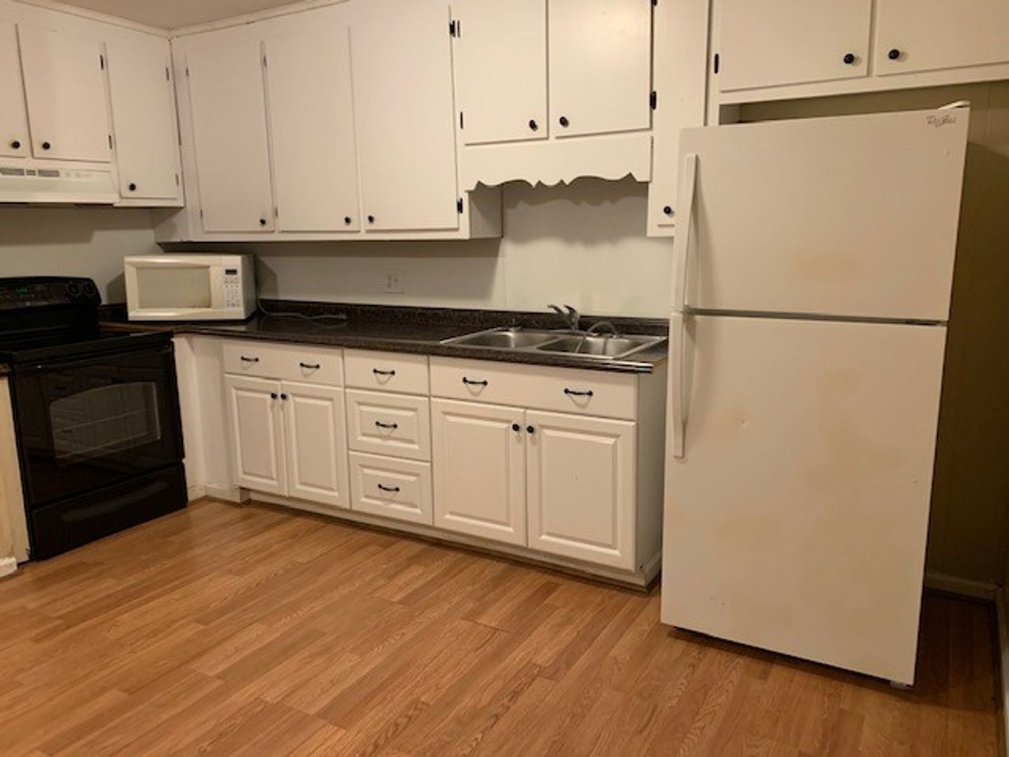 Valdosta Apartment: 100 Lankford Circle