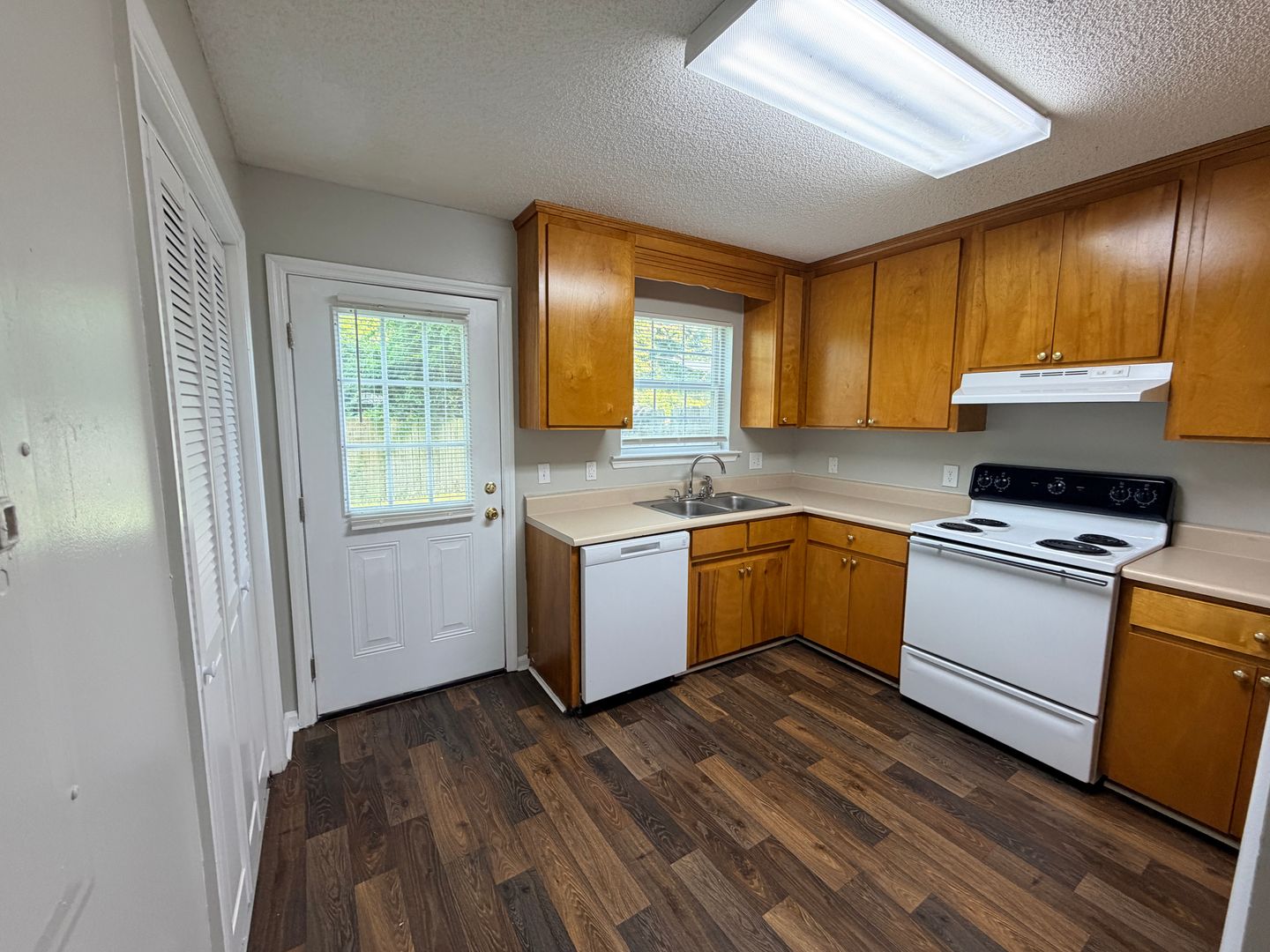 Hahira Apartment: 427 E. Main St.*